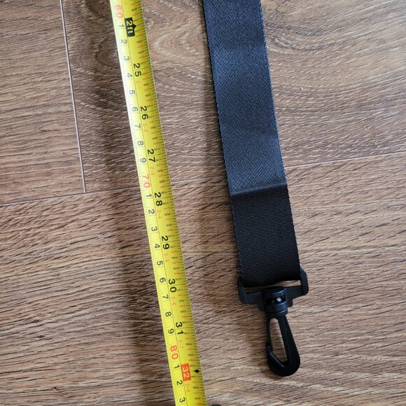 NWOT! Guess laptop pad bag - Picture 4 of 4